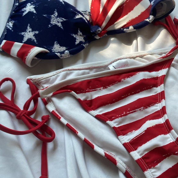 Xhilaration American flag bikini xs padded push-up under wire - Picture 3 of 15